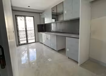 MİLLET BAHÇESİNE KOMŞU HAVUZLU KAPALI OTOPARKLI DAİRE