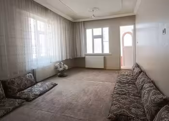 SATILIK YENİ.MAH.3+1 KAT 3 VAKIF YOK KİLER VAR ÜÇ BALKONLU