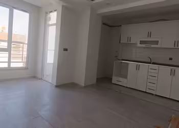 KİRALIK DAİRE 1+1 KÖŞE BAŞI KAT 4 MERKEZİ KONUMDA GENİŞ FERAH