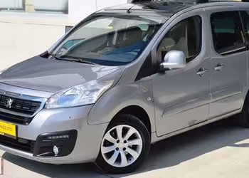 BURSA MERKEZ OTOMOTİV 2017 PARNER ZENİTH İLK EL 140BİN CAM TAVAN