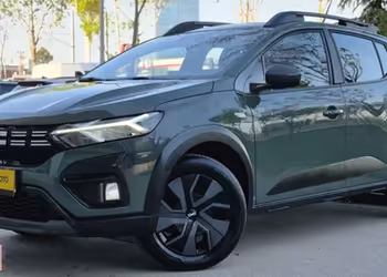 BURSA MERKEZ OTO 2025 DACIA SANDERO STEPWAY EXPRESSION 24BIN KM