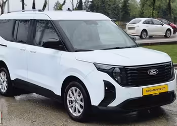 BURSA MERKEZ OTOMOTİV 2024 TOURNEO COURİER 1.5 DİZEL TİTANİUM