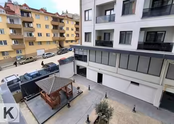 KUTLU GAYRİMENKUL'DEN MERKEZDE 7/24 GÜVENLİKLİ 2+1 ARAKAT DAİRE