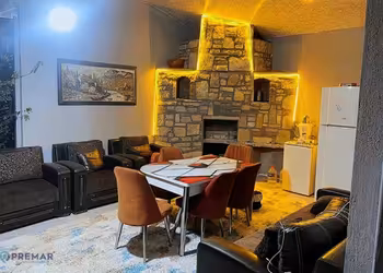 Tuşba Özyurt'ta Yola Sıfır Satılık Yazlık - 500m² Arsa, 167m²