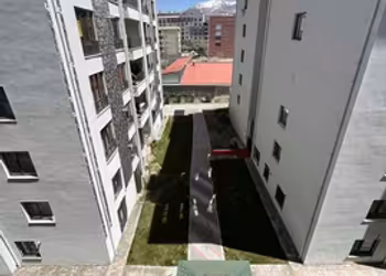 İKİNİSAN CADDESİNDE KİRALIK 2+1 DAİRE