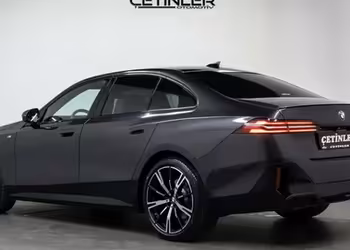 ÇETİNLER 2025 BMW 5.20i M SPORT-HARMAN KARDON BÜYÜK JANT BOYASIZ