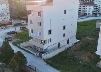 LOYANLAR GAYRİMENKUL--FIRSAT KİRLALIK 5 KATLI KOMPLE BİNA