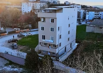 LOYANLAR GAYRİMENKUL ---FIRSAT SATILIK 5 KATLI KOMPLE BİNA