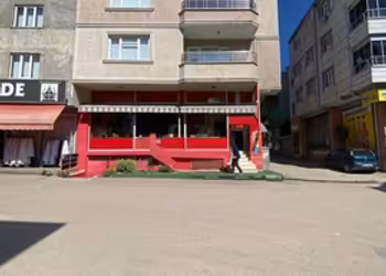 EMEK TE CADDEYE CEPHE 4 YOL AĞZI METROYA GİDEN CADDEDE DÜKKAN