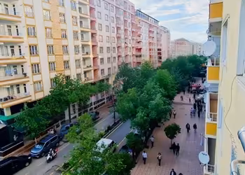 DOĞRU GAYRİMENKULDEN SATILIK 3+1 UĞUR SİTESİNDE HASTAHANE YAKINI