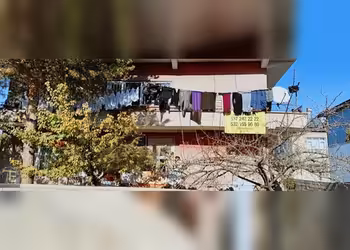 İSKELE MAH SATILIK MÜSTAKİL 2 KAT VE 1 KATLI BİNA 1000 M2 ARSA