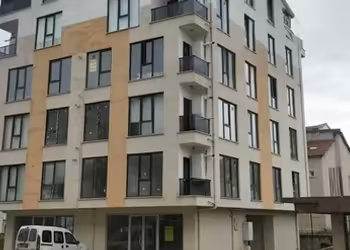 AKÇALAR MERKEZDE SIFIR BİNADA SIFIR 2+1 1.KAT KİRALIK DAİRE