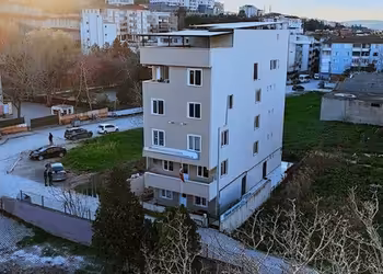 LOYANLAR GAYRİMENKUL ---FIRSAT SATILIK 5 KATLI KOMPLE BİNA