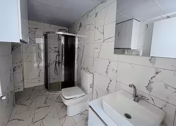 HATAY PAZAR YAKINI 1+1 YENİ BİNA ASANSÖRLÜ ARAKAT EŞYALI