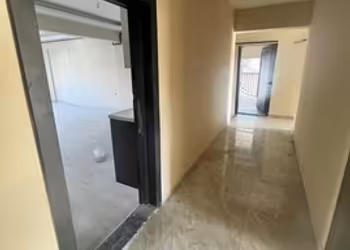 SEYREKTE GENİŞ 1+1 BALKONLU SIFIR ARAKAT