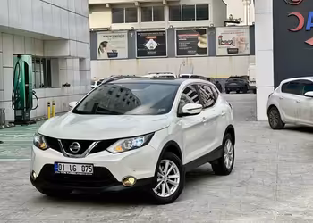 YENİ YÜKSELDEN ÇOK TEMİZ QASQAI