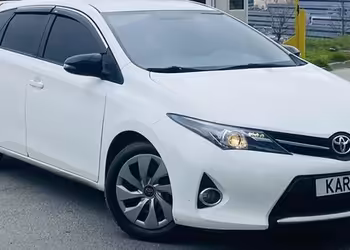 KARTAL MOTORS'TAN TOYOTA AURİS DÜŞÜK KM / BAKIMLI