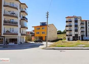 ANKARA'DA 342 m2 CADDEYE CEPHE ÇİFT DAİRELİK İMARLI KUPON ARSA