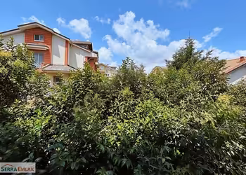 ARNAVUTKÖY FENERTEPE'DE SİTE İÇİ GENİŞ BAHÇELİ VİLLA CİTİZENSHİP