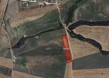 Lüleburgaz Kırıkköyde tapusu ayrılmış köyün yanında 1.600m2