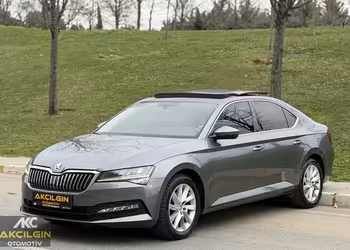AKÇILGIN 2023 MODEL SKODA SÜPERB 1.5 TSI ELİTE 79.000 KM BOYASIZ